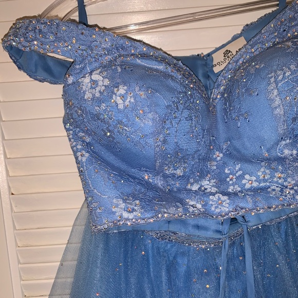 PROM DRESS!! ONLY WORN ONCE!! - Picture 5 of 8